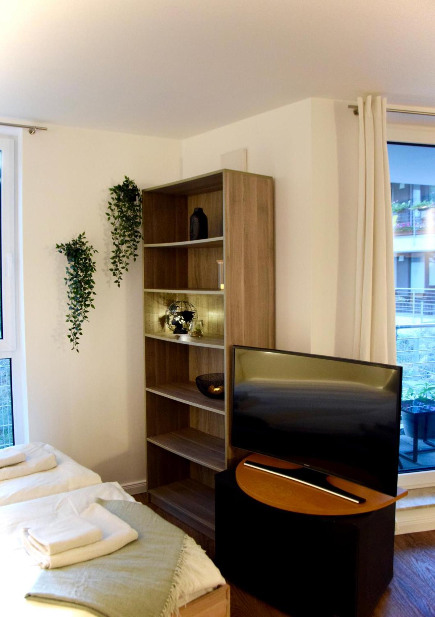 Stilvolle Wohnung Mit Balkon & Parkplatz Росток Экстерьер фото